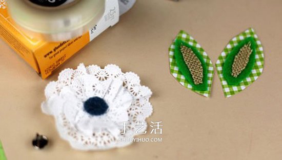 用蕾絲蛋糕紙手工制作美麗的立體紙花圖解 -  rpnrmr.com