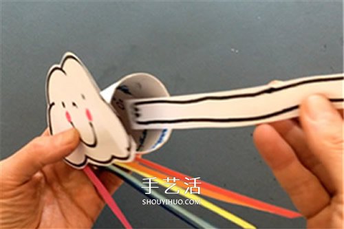 可愛云朵彩虹風(fēng)鈴做法 卷紙筒DIY卡通風(fēng)鈴教程 -  rpnrmr.com