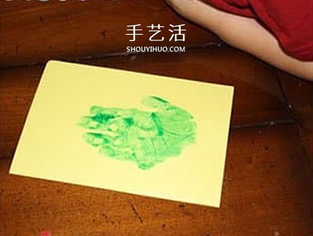 巧用手掌印 做一張有創(chuàng)意的母親節(jié)手掌花卡片 -  rpnrmr.com