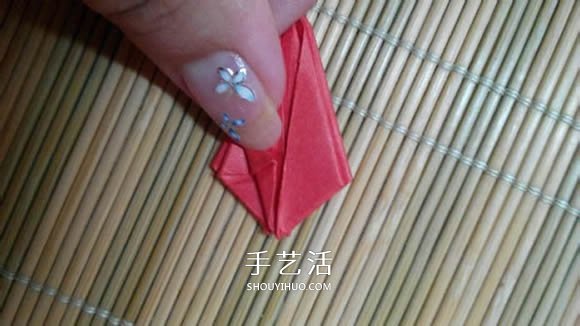 即將完全開花的荷花的折紙方法圖解過程 -  rpnrmr.com
