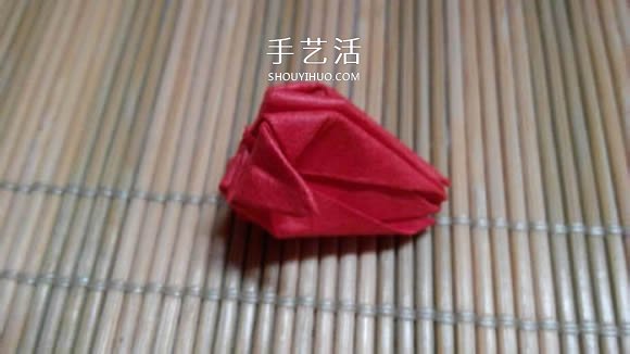 即將完全開花的荷花的折紙方法圖解過程 -  rpnrmr.com