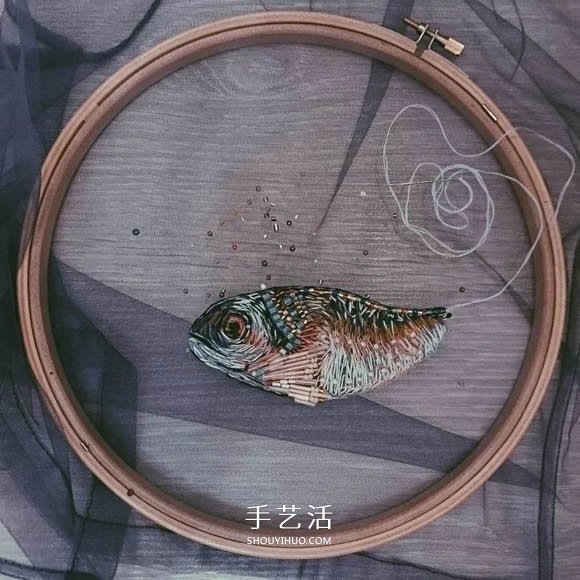 在薄紗上刺繡 讓衣服仿佛活過來了一樣精彩！ -  rpnrmr.com
