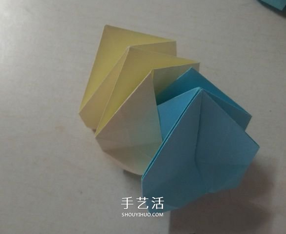 可以隨意翻內(nèi)翻外！變換紙花球折紙方法圖解 -  rpnrmr.com