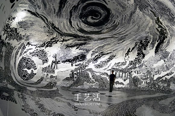 掉入黑白漩渦！120支馬克筆畫(huà)出360度沉浸式裝置 -  rpnrmr.com