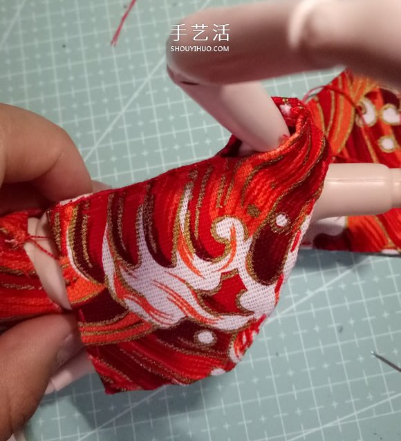 瞅瞅帶你做：漂亮娃娃衣服的手工制作教程 -  rpnrmr.com