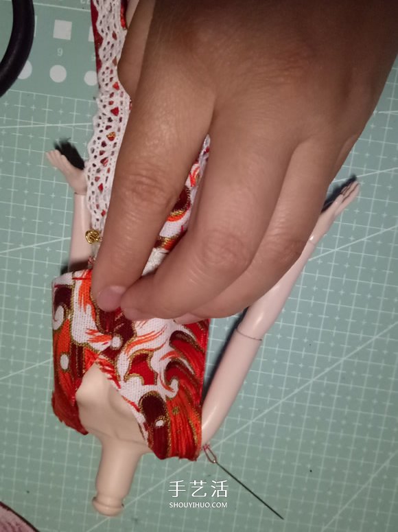 瞅瞅帶你做：漂亮娃娃衣服的手工制作教程 -  rpnrmr.com