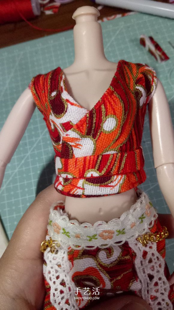 瞅瞅帶你做：漂亮娃娃衣服的手工制作教程 -  rpnrmr.com