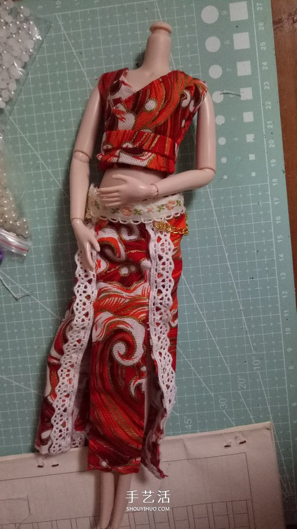 瞅瞅帶你做：漂亮娃娃衣服的手工制作教程 -  rpnrmr.com