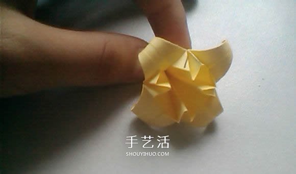 婚禮上的用花 立體百合的折紙方法圖解過(guò)程 -  rpnrmr.com