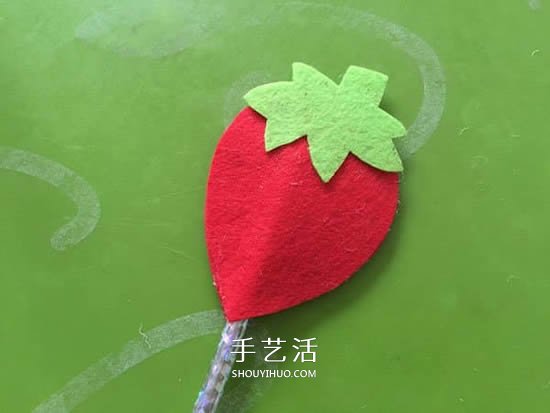 一點(diǎn)點(diǎn)不織布 自制可愛草莓魔法棒的方法教程 -  rpnrmr.com