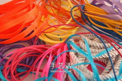 兒童糖果色手鏈的編織圖解 簡(jiǎn)單卻又不失可愛(ài) -  rpnrmr.com