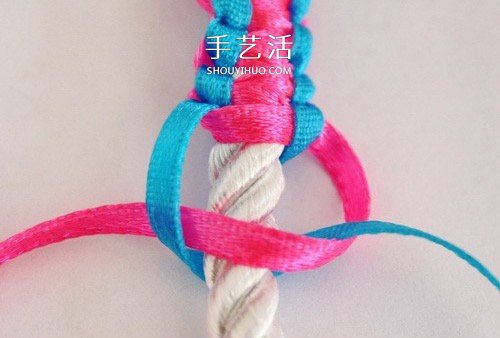 兒童糖果色手鏈的編織圖解 簡(jiǎn)單卻又不失可愛(ài) -  rpnrmr.com