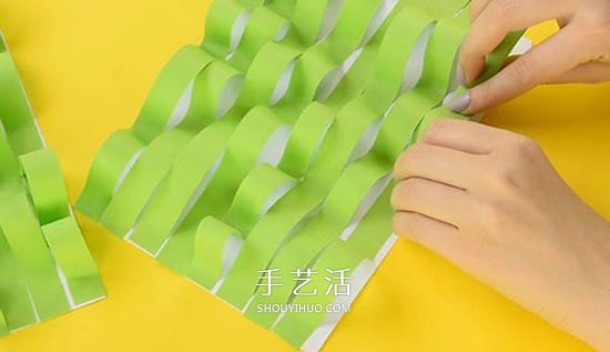 簡(jiǎn)單卡紙手工制作教程 超有趣的草叢中的小雞 -  rpnrmr.com