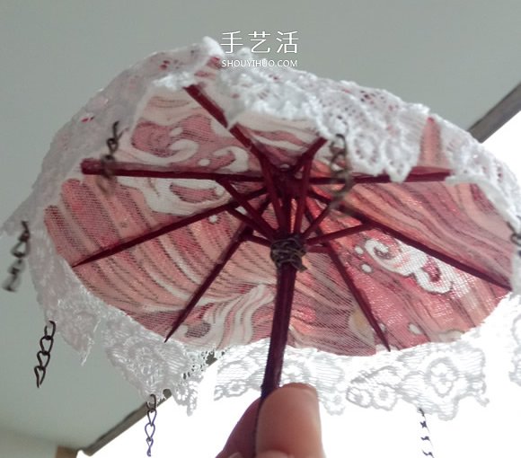瞅瞅帶你做：用一點(diǎn)點(diǎn)布和牙簽給娃娃做小傘 -  rpnrmr.com