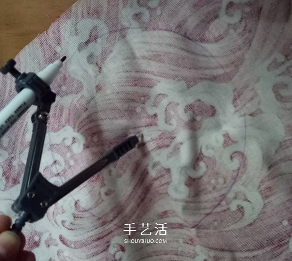 瞅瞅帶你做：用一點(diǎn)點(diǎn)布和牙簽給娃娃做小傘 -  rpnrmr.com