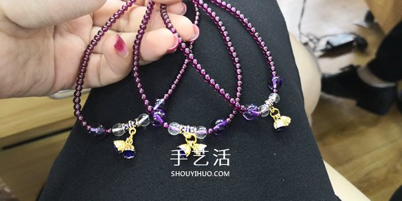 她是室內(nèi)設(shè)計(jì)師 這里是她閑暇時(shí)做的串珠手鏈 -  rpnrmr.com