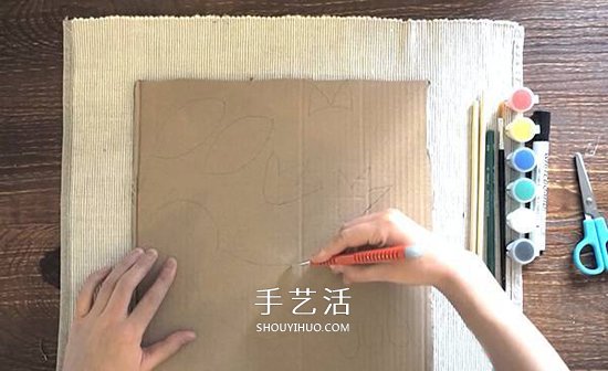 幼兒園硬紙板廢物利用 手工做一只多彩的小鳥 -  rpnrmr.com
