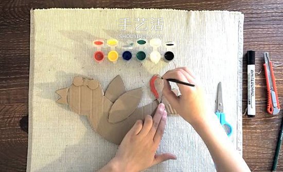 幼兒園硬紙板廢物利用 手工做一只多彩的小鳥 -  rpnrmr.com