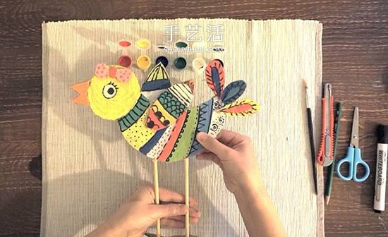 幼兒園硬紙板廢物利用 手工做一只多彩的小鳥 -  rpnrmr.com