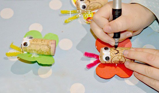 紅酒瓶塞做蝴蝶 簡(jiǎn)單幼兒環(huán)保手工制作教程 -  rpnrmr.com