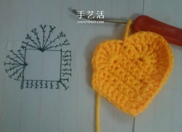 簡單鉤針編織教程：毛線愛心小掛飾的織法 -  rpnrmr.com