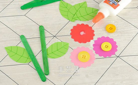 紐扣小花怎么做方法 幼兒園做紐扣花的教程 -  rpnrmr.com