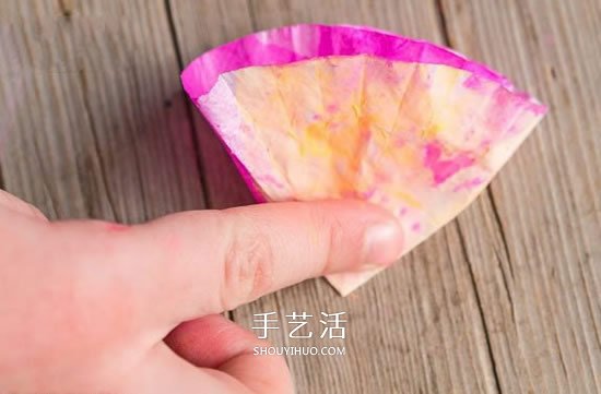 雞蛋托和蛋糕紙廢物利用 手工做美麗康乃馨 -  rpnrmr.com