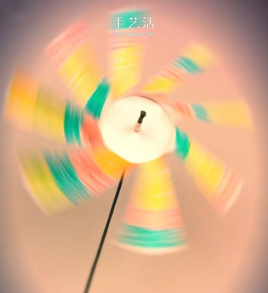 用紙杯做風(fēng)車(chē)制作步驟 紙杯風(fēng)車(chē)的做法圖片 -  rpnrmr.com
