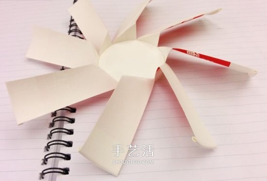 用紙杯做風(fēng)車(chē)制作步驟 紙杯風(fēng)車(chē)的做法圖片 -  rpnrmr.com