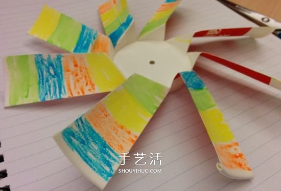 用紙杯做風(fēng)車(chē)制作步驟 紙杯風(fēng)車(chē)的做法圖片 -  rpnrmr.com