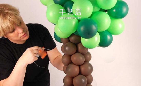 氣球造型大樹手工制作 植樹節(jié)用氣球做大樹 -  rpnrmr.com