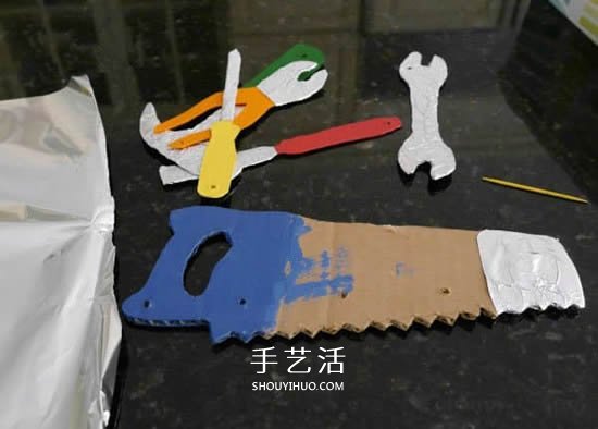 父親節(jié)掛飾手工制作 用硬紙板做工具掛飾 -  rpnrmr.com