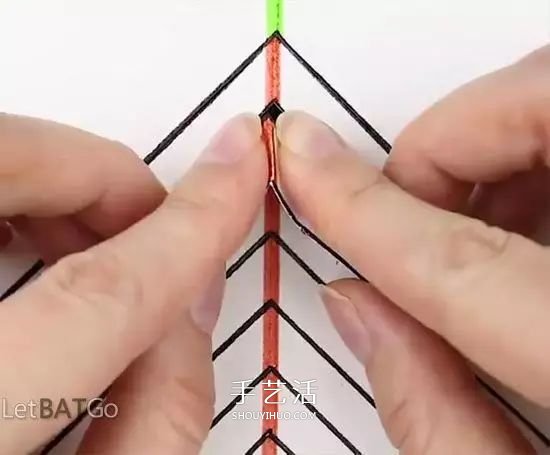 只用一張卡紙做3D旋轉(zhuǎn)裝置 打開閉合就會(huì)轉(zhuǎn)動(dòng) -  rpnrmr.com