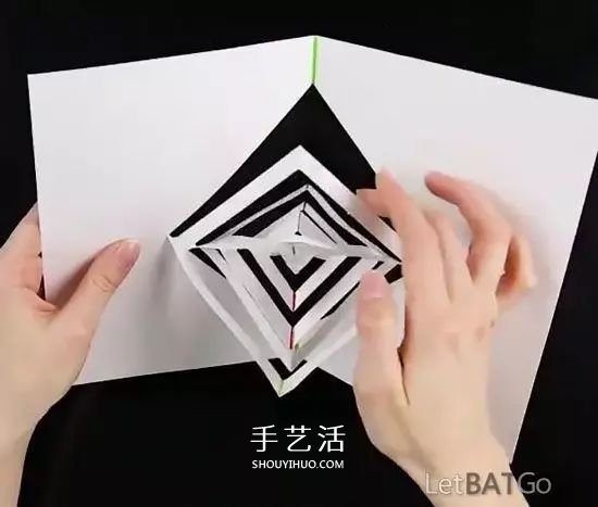 只用一張卡紙做3D旋轉(zhuǎn)裝置 打開閉合就會(huì)轉(zhuǎn)動(dòng) -  rpnrmr.com