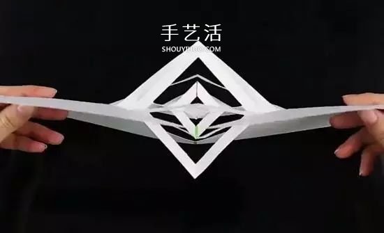 只用一張卡紙做3D旋轉(zhuǎn)裝置 打開閉合就會(huì)轉(zhuǎn)動(dòng) -  rpnrmr.com
