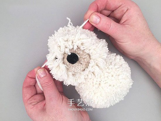 毛線球創(chuàng)意DIY 手工做一只超萌帶披風(fēng)的狗狗 -  rpnrmr.com