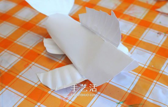 幼兒園用紙盤(pán)手工制作小魚(yú)的方法教程 -  rpnrmr.com