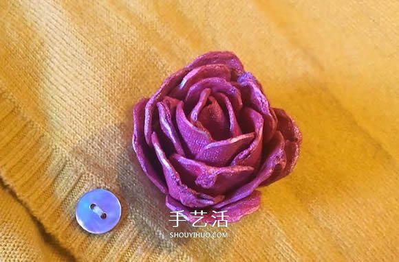 雞蛋盒廢物利用 手工制作玫瑰花胸花圖解 -  rpnrmr.com
