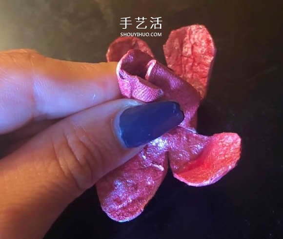 雞蛋盒廢物利用 手工制作玫瑰花胸花圖解 -  rpnrmr.com