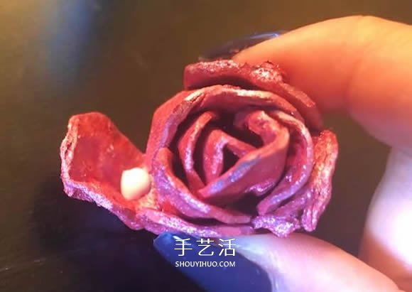 雞蛋盒廢物利用 手工制作玫瑰花胸花圖解 -  rpnrmr.com