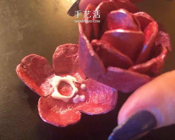 雞蛋盒廢物利用 手工制作玫瑰花胸花圖解 -  rpnrmr.com