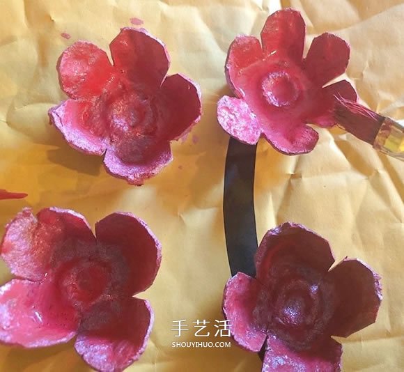 雞蛋盒廢物利用 手工制作玫瑰花胸花圖解 -  rpnrmr.com