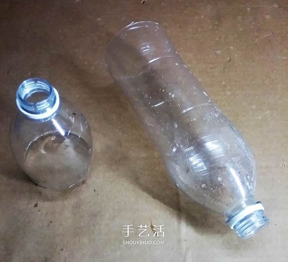 礦泉水瓶廢物利用手工制作獎杯、國旗和酒杯 -  rpnrmr.com