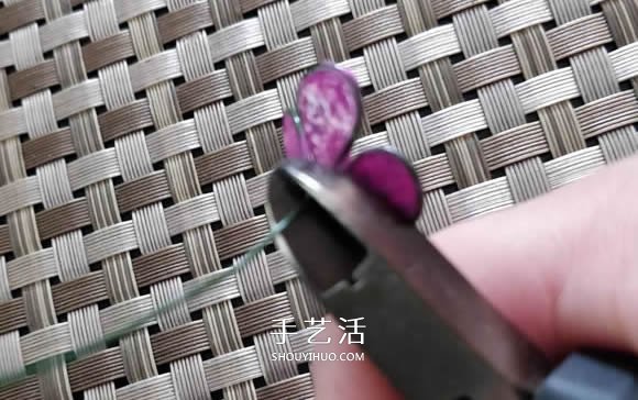 自制美麗指甲油花的方法 用來(lái)點(diǎn)綴飾品超好看 -  rpnrmr.com