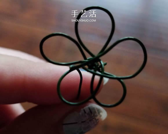 自制美麗指甲油花的方法 用來(lái)點(diǎn)綴飾品超好看 -  rpnrmr.com