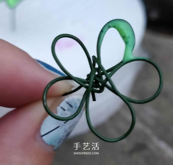 自制美麗指甲油花的方法 用來(lái)點(diǎn)綴飾品超好看 -  rpnrmr.com