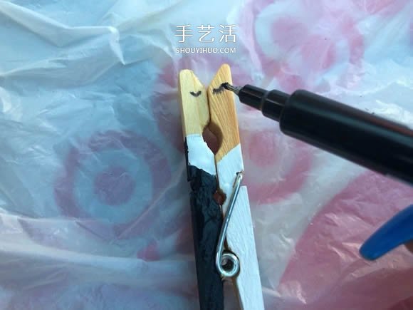 甜蜜婚禮小禮品：用衣夾制作會(huì)親親的新郎新娘 -  rpnrmr.com