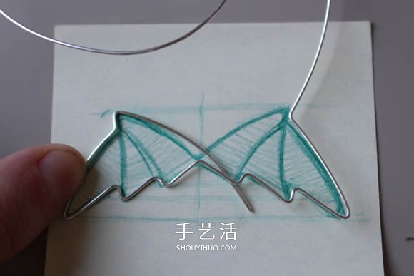 金屬絲DIY制作龍之翼項(xiàng)鏈墜的方法圖解教程 -  rpnrmr.com