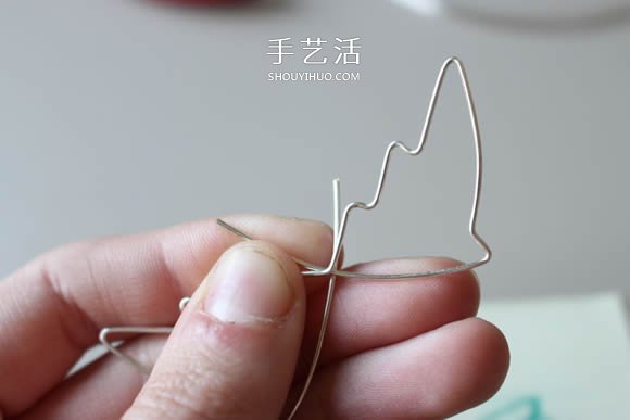 金屬絲DIY制作龍之翼項(xiàng)鏈墜的方法圖解教程 -  rpnrmr.com