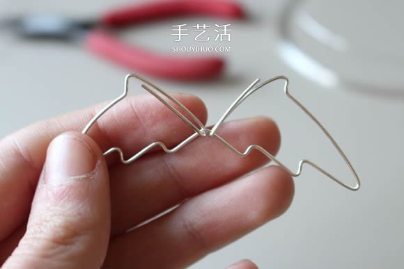 金屬絲DIY制作龍之翼項(xiàng)鏈墜的方法圖解教程 -  rpnrmr.com